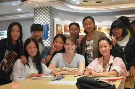 长沙学无国界_师生合照