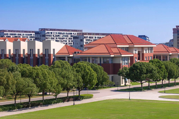 学校建筑环境
