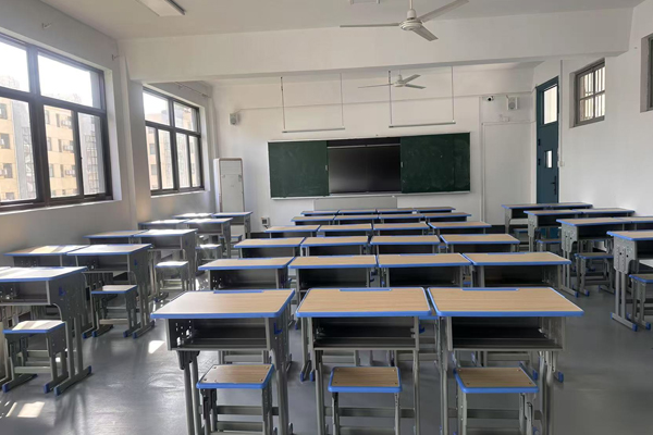 南京博雅高级中学_教室环境