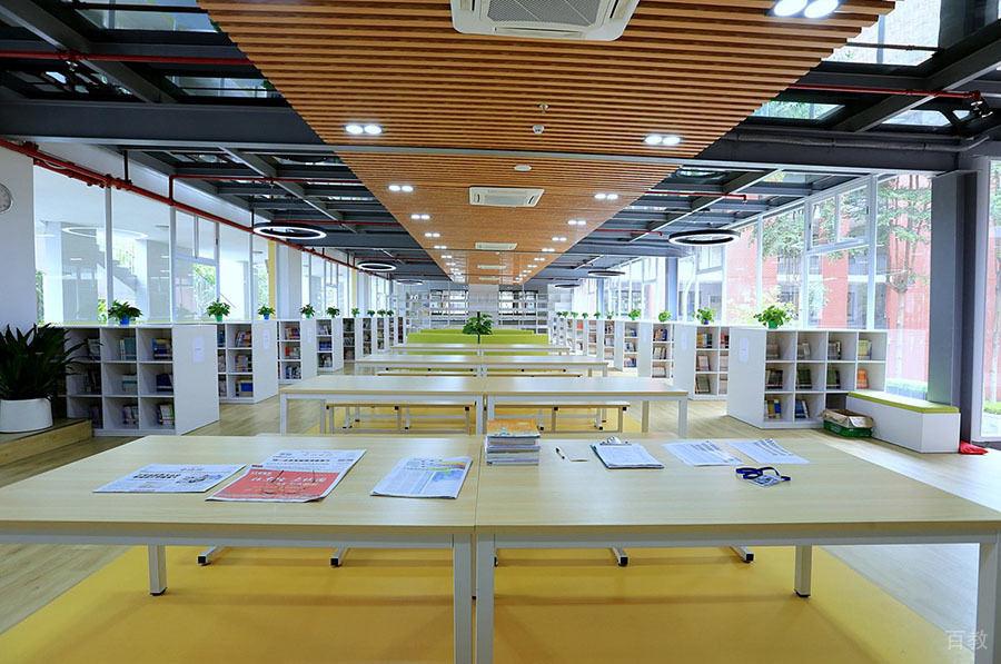 广州香江中学国际部_学校图书馆环境