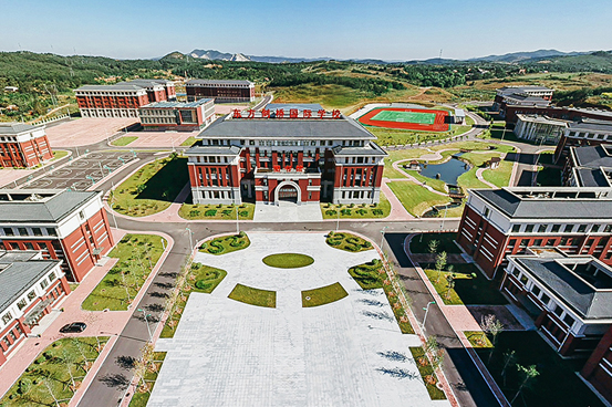 沈阳东方剑桥国际学校_学校环境