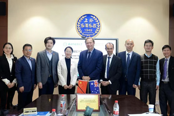 澳大利亚国际本科_教师合影