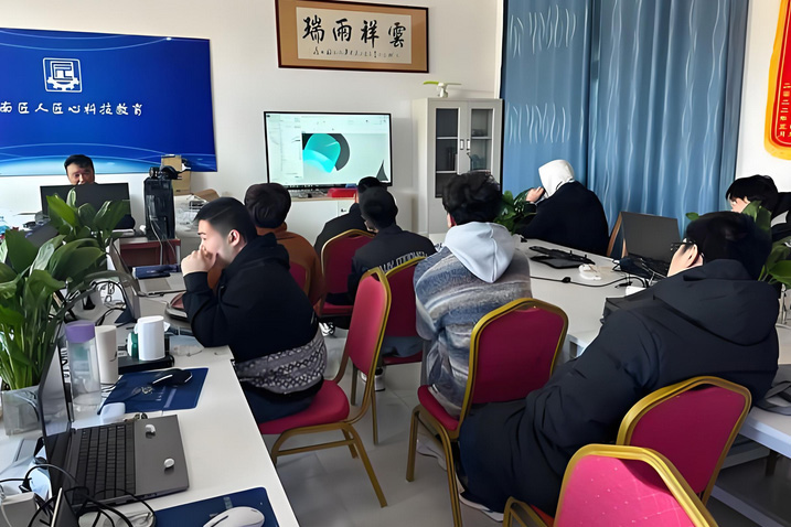 济南匠人匠心数控编程学校_机构环境