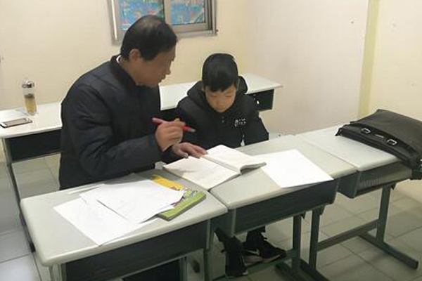 北京華清教育_校區老師一對一授課場景展示