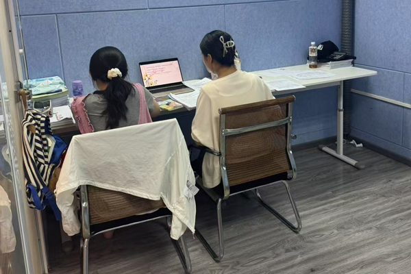 校区学员学习场景展示