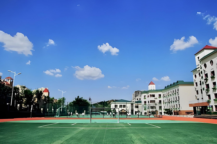 青島銀河學校_操場氛圍
