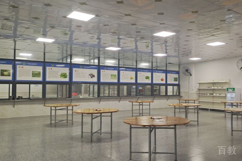 学校食堂