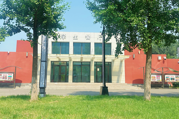 学校餐厅1