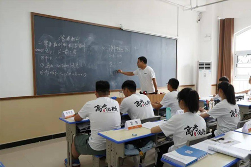 河南强势教育_上课环境