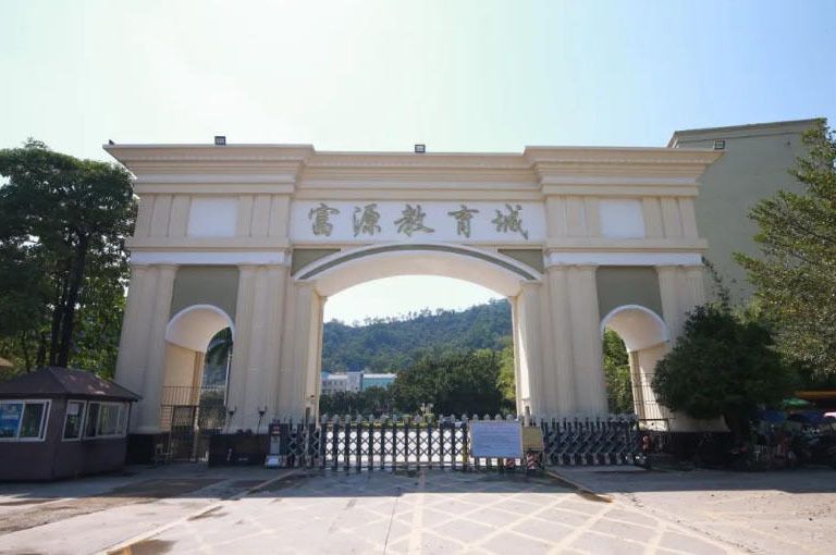 深圳富源英美DSE_学校门口环境