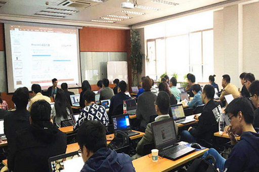 校区学员上课场景展示