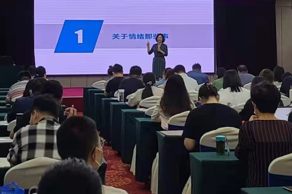 北京新途德口才_老師上課場景展示