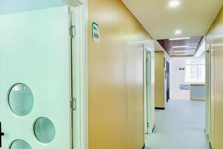 北京翰林国际少陪_学校走廊
