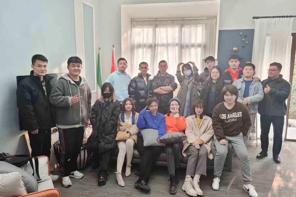 西安意语桥_学员合照环境