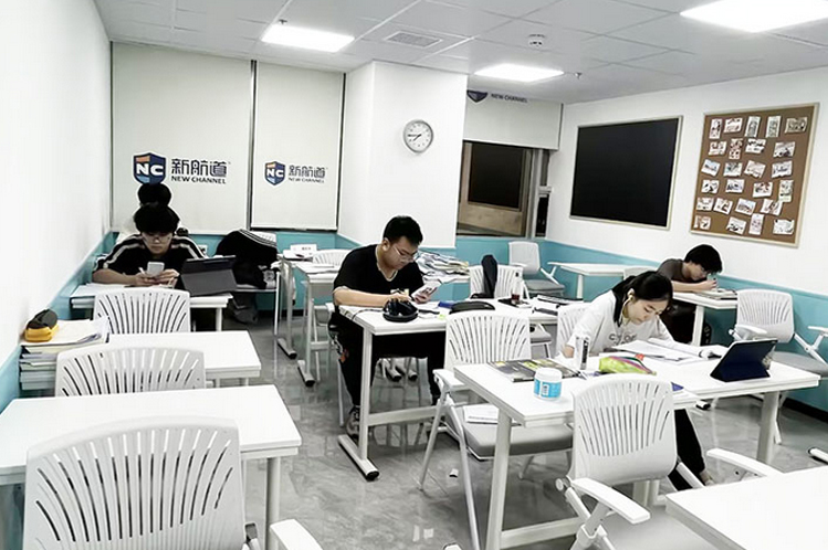 重庆新航道锦秋国际A-Level_学生自习环境