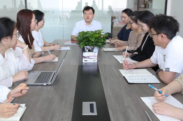 保研人_教师开会环境