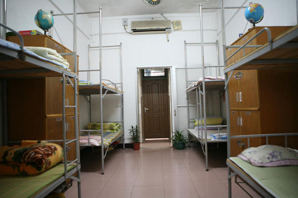 学校宿舍环境