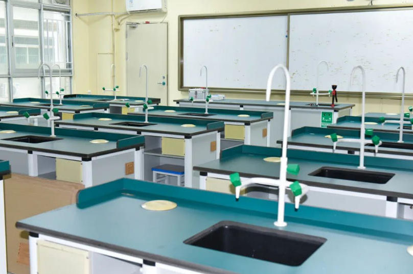学校实验室环境