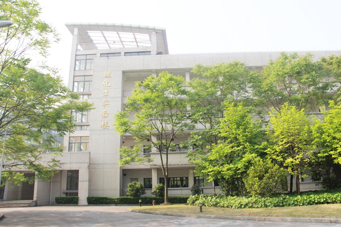 上海开放大学附属高级中学_学校环境图片
