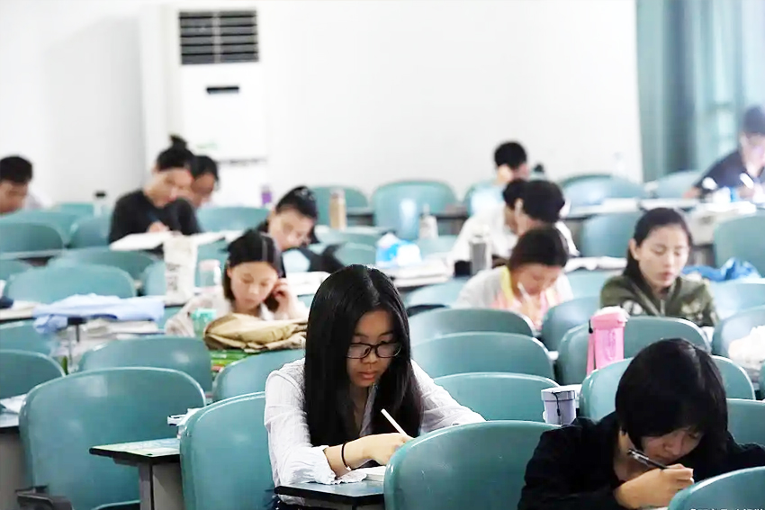 上海保研专家_教室环境图片