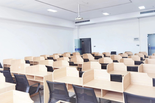 福建启航学校_阶梯教室环境