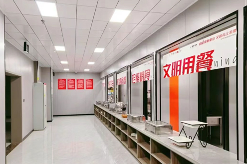 上海新知硕博国际教育食堂环境