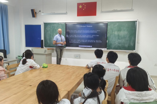 青岛杜威实验学校国际部_上课环境