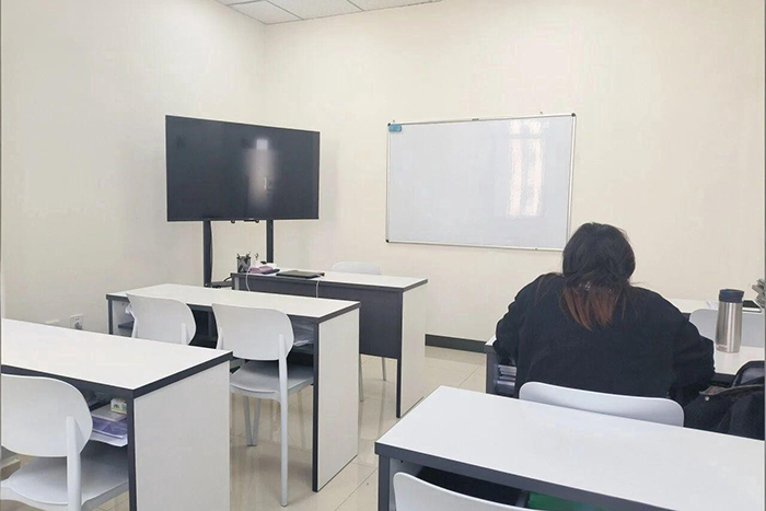 呼和浩特立学英语授课相册