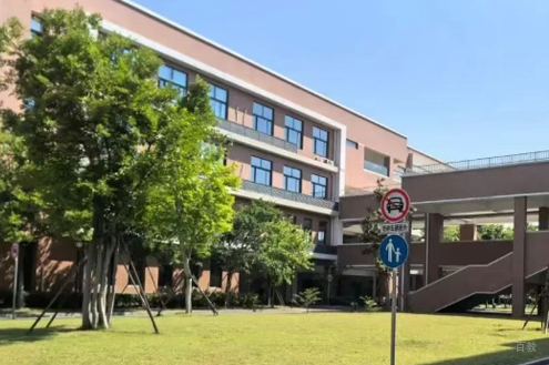 上海存志高级中学国际课程班_校园环境