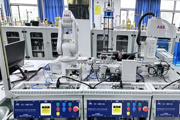 武汉工控熊猫校区教学设备展示