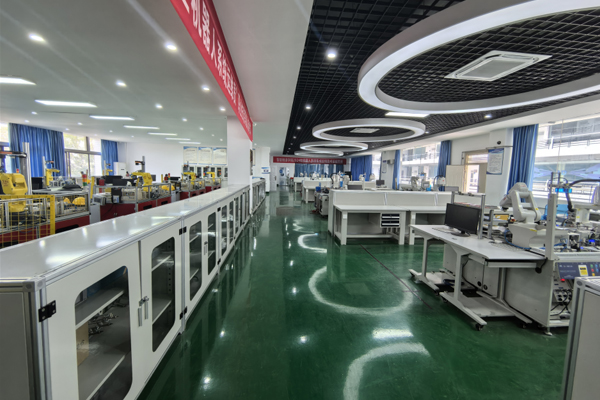 武汉工控熊猫校区教学环境展示