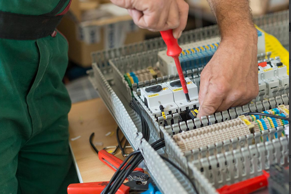 武汉工控熊猫校区实操课场景展示