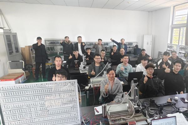 武汉工控熊猫校区学员合影留念