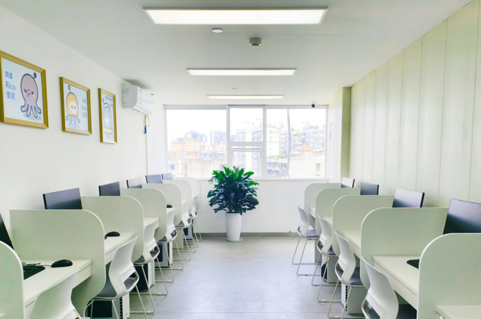 成都卓沃思未来_教室环境2