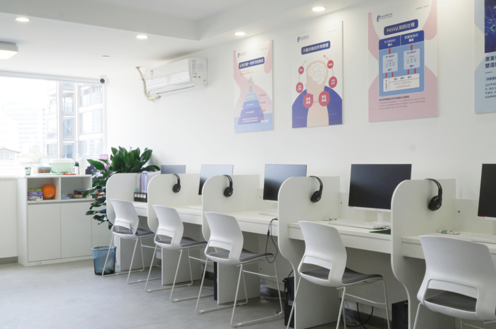 成都卓沃思未来_教室环境4