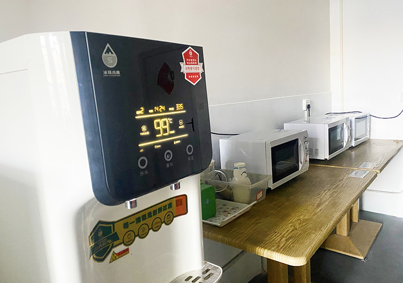 成都融跃教育_茶水间相册