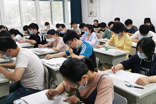 上海先劲教育学院_教室环境一角