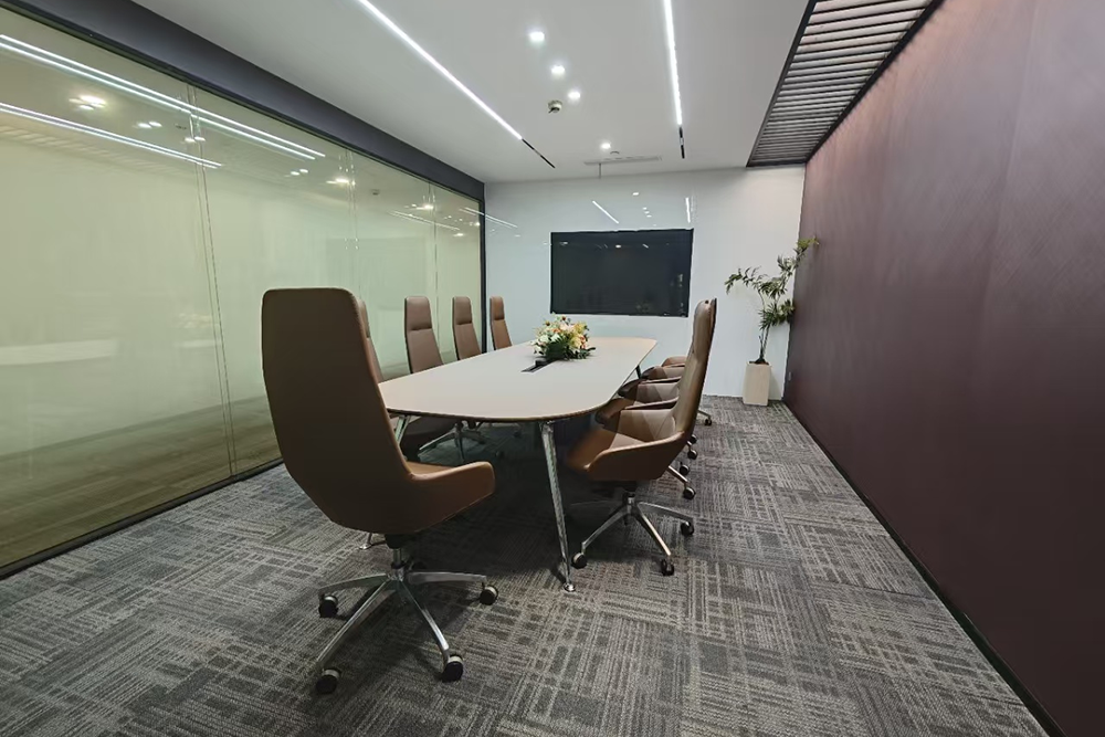 太原泓翼人力资源服务_会议室环境