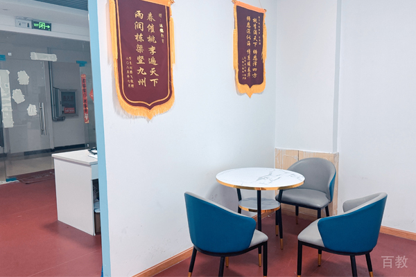 武汉明德智学_校区教学环境展示