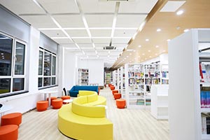 上海新东方斯芬克艺术高中_图书馆环境图片