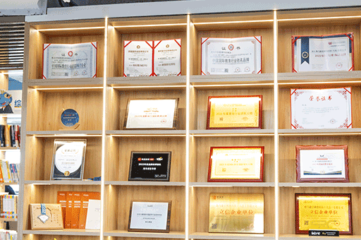 学校荣誉墙环境