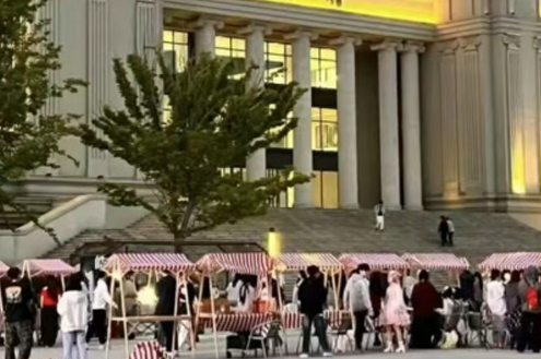 上海中侨日高_义卖活动环境