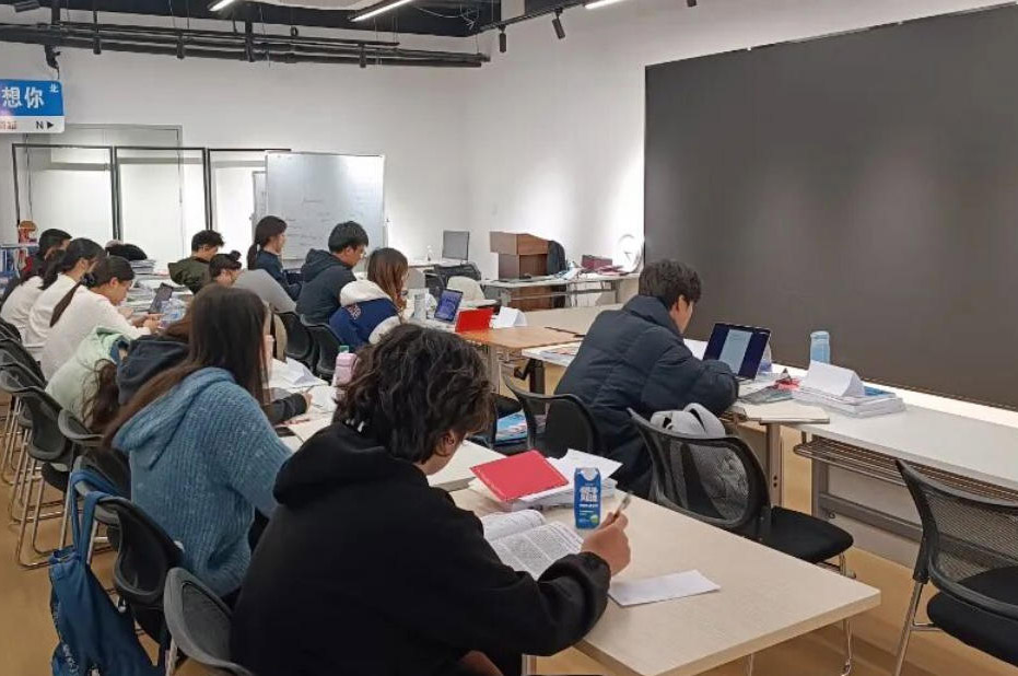 广州梦洋留学_学员上课场景2