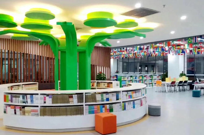 学校图书馆环境