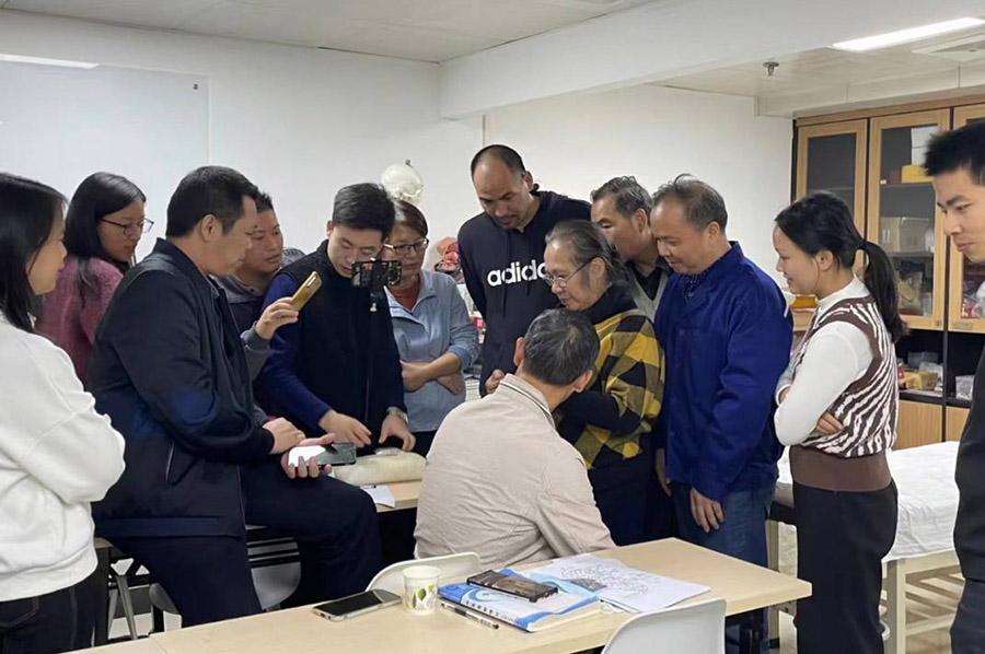 广州润贤中医学堂_老师答疑场景