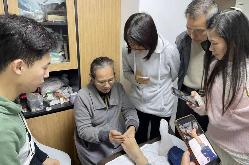 广州润贤中医学堂_老师教学场景3