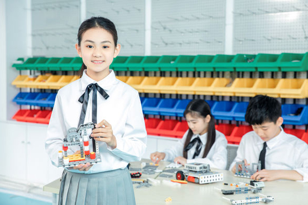 武汉悉之AI学_学员学习场景展示