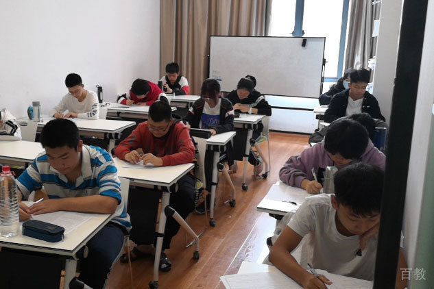 南昌学大教育_教室学习环境