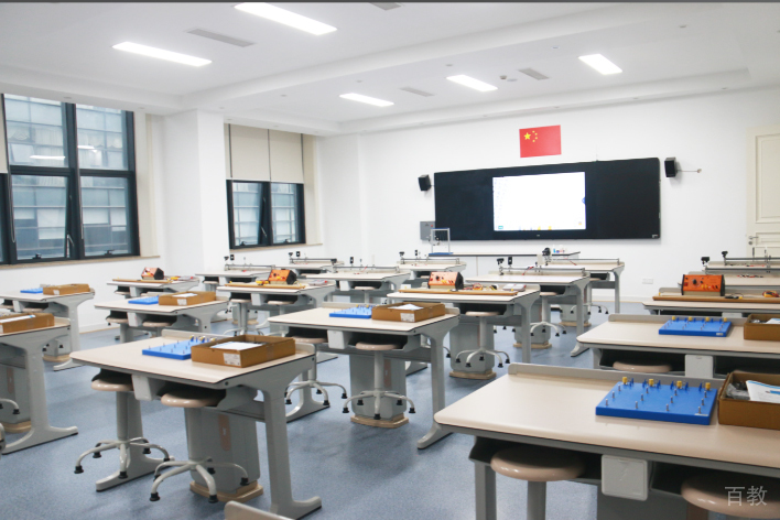 上海民办东鼎外国语学校_教室环境图片