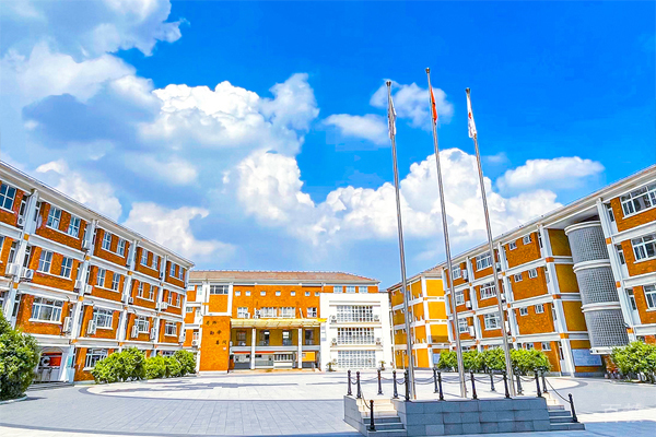 苏州外国语学校_门口环境